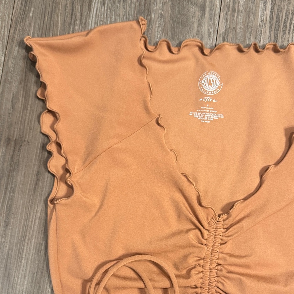 PacSun Ruffled Crop Top - Picture 2 of 4